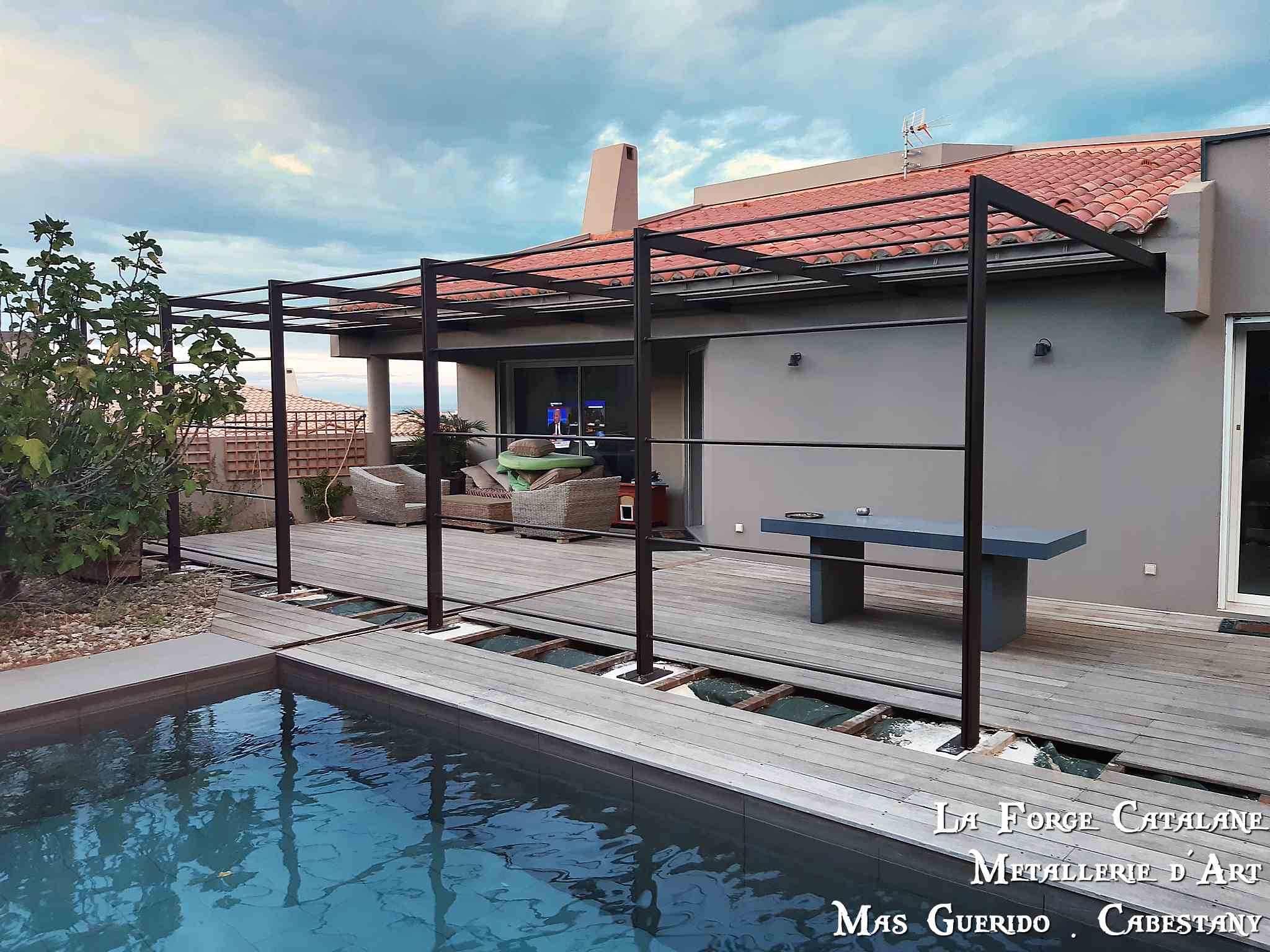 pergola toit plat moderne forge catalane.jpg